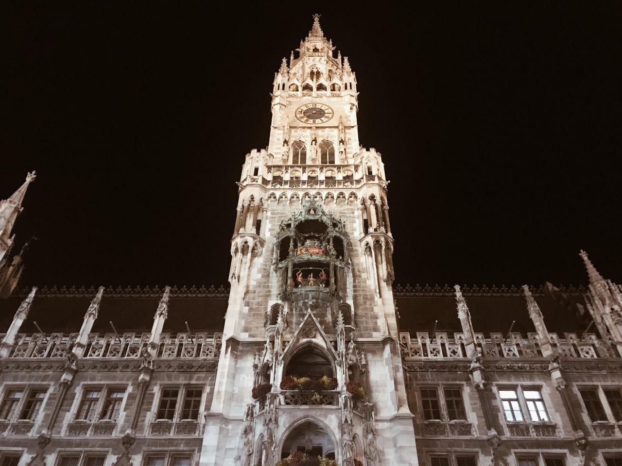 Glockenspiel at Marienplatz